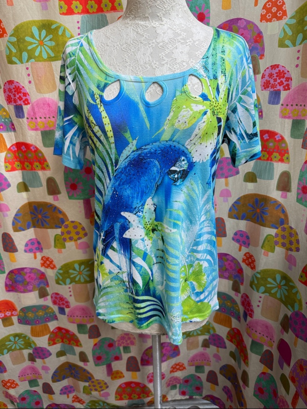 Impulse California S/S Parrot T Shirt with Crystals. Small